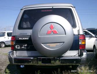 1996 Mitsubishi Pajero Photos