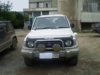 1996 Mitsubishi Pajero Photos