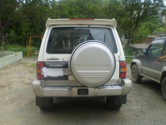 1996 Mitsubishi Pajero Photos