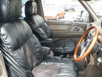 1996 Mitsubishi Pajero Pictures