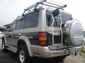 1996 Mitsubishi Pajero Pictures