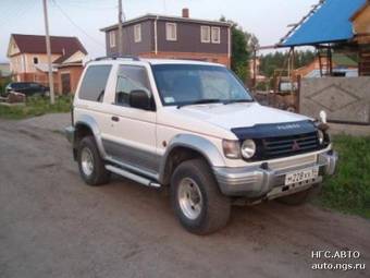 1996 Mitsubishi Pajero Photos