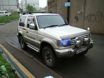 1996 Mitsubishi Pajero Photos