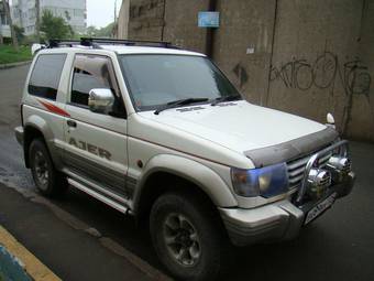 1996 Mitsubishi Pajero Pictures