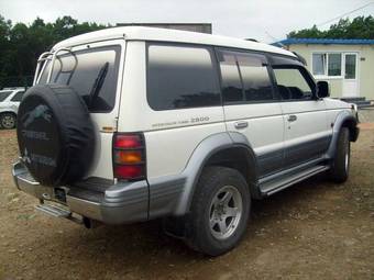 1996 Mitsubishi Pajero Photos
