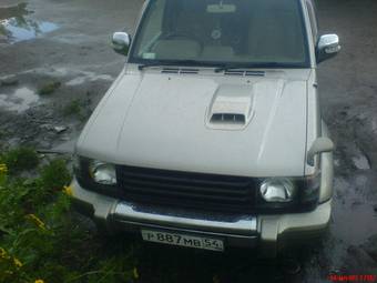 1996 Mitsubishi Pajero Pictures