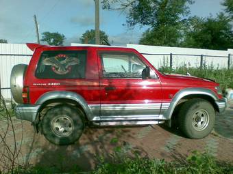 1996 Mitsubishi Pajero Pictures