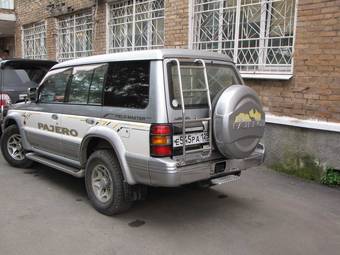 1996 Mitsubishi Pajero Pictures
