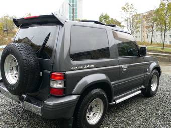 1996 Mitsubishi Pajero Pictures