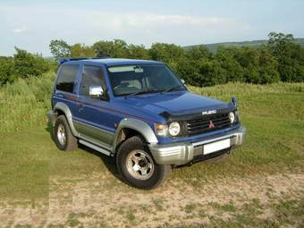 1996 Mitsubishi Pajero Photos