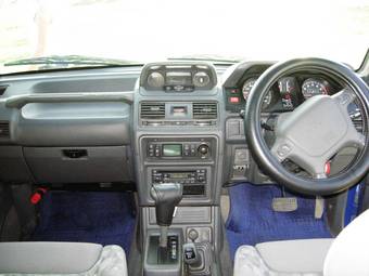 1996 Mitsubishi Pajero Photos