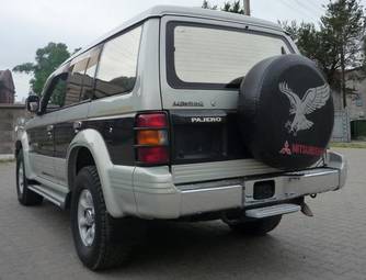1996 Mitsubishi Pajero Pictures