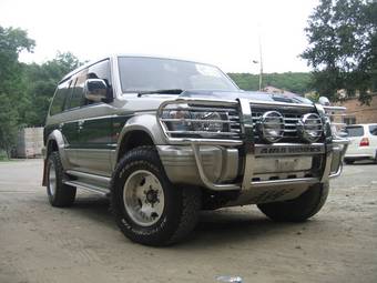 1996 Mitsubishi Pajero Pictures