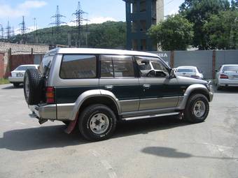 1996 Mitsubishi Pajero Photos
