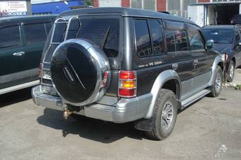 1996 Mitsubishi Pajero Photos