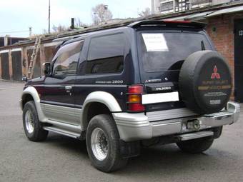 1996 Mitsubishi Pajero Photos