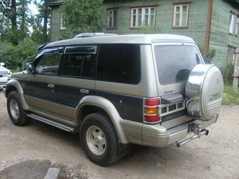 1996 Mitsubishi Pajero Pictures