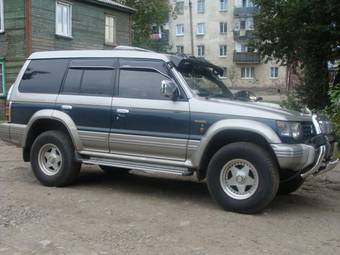 1996 Mitsubishi Pajero Pictures