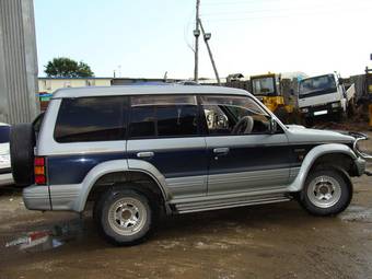 1996 Mitsubishi Pajero Photos