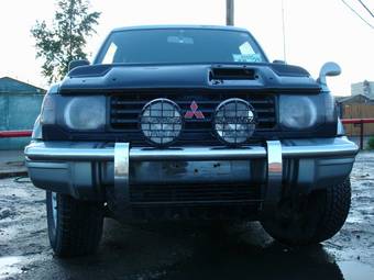 1996 Mitsubishi Pajero Pictures