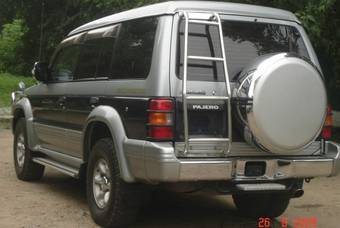 1996 Mitsubishi Pajero Pictures