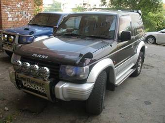 1996 Mitsubishi Pajero Photos