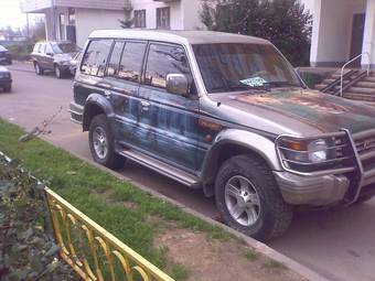 1996 Mitsubishi Pajero Pictures
