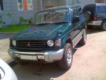 1996 Mitsubishi Pajero Pictures