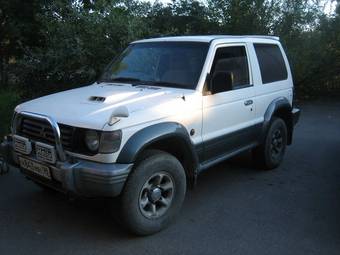 1996 Mitsubishi Pajero Photos