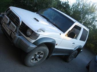 1996 Mitsubishi Pajero Photos