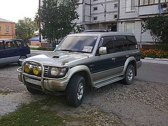 1996 Mitsubishi Pajero Photos