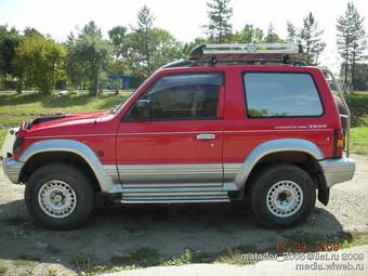 1996 Mitsubishi Pajero Photos