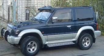 1996 Mitsubishi Pajero Pictures