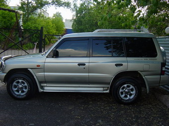 1997 Mitsubishi Pajero Photos