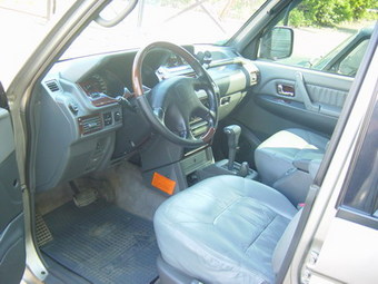 1997 Mitsubishi Pajero Pictures