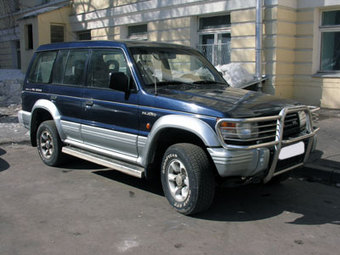 1997 Mitsubishi Pajero Pictures