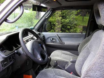 1997 Mitsubishi Pajero Pictures