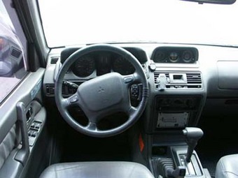 1997 Mitsubishi Pajero Pictures