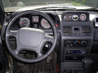 1997 Mitsubishi Pajero Pictures