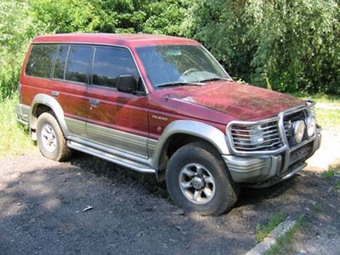 1997 Mitsubishi Pajero Pictures