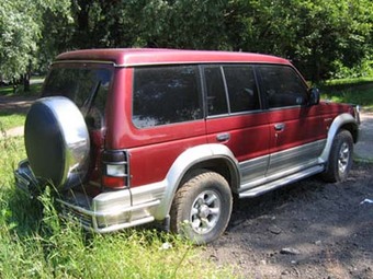 1997 Mitsubishi Pajero Photos