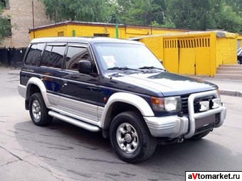 1997 Mitsubishi Pajero Photos