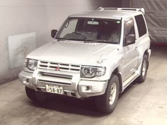 1997 Mitsubishi Pajero Photos
