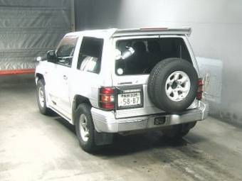 1997 Mitsubishi Pajero Pictures