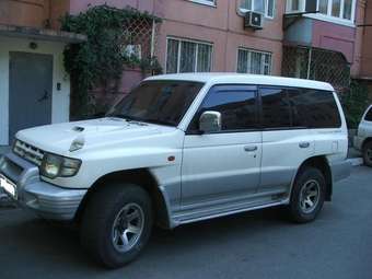 1997 Mitsubishi Pajero Photos