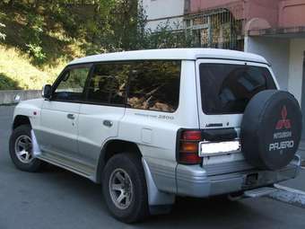 1997 Mitsubishi Pajero Pictures