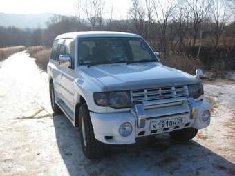 1997 Mitsubishi Pajero Wallpapers