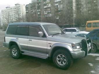 1997 Mitsubishi Pajero Pictures