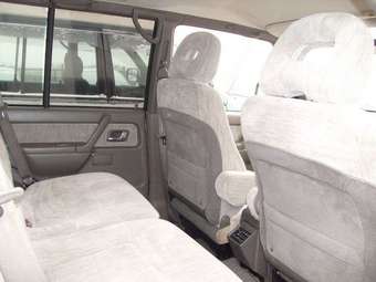 1997 Mitsubishi Pajero Pictures
