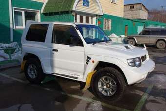 1997 Mitsubishi Pajero Images
